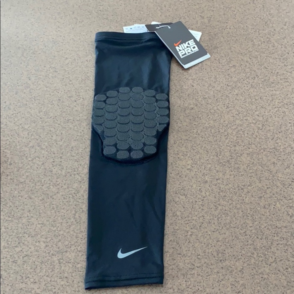 Nike Basketball Arm Sleeve